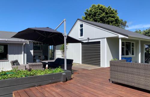 Waitarere Beach House | Seashell cottage