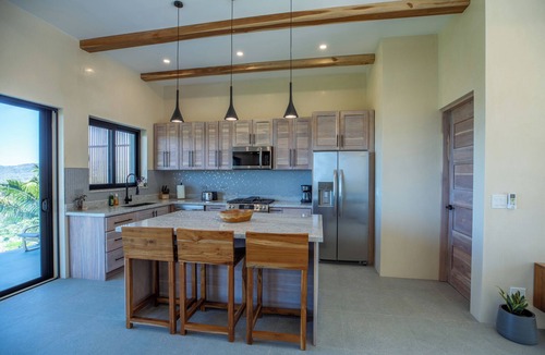 Barco Quebrado House | Secluded Luxury Casita w/view & shared pool