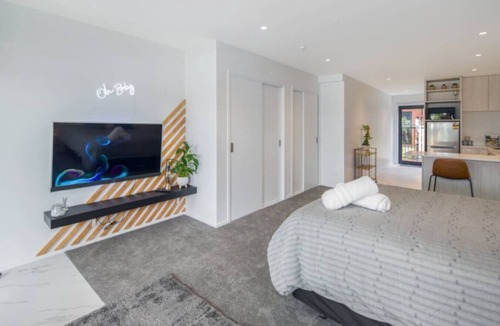 Lower Hutt Apartment | Serene Escape: Studio in Macky Street