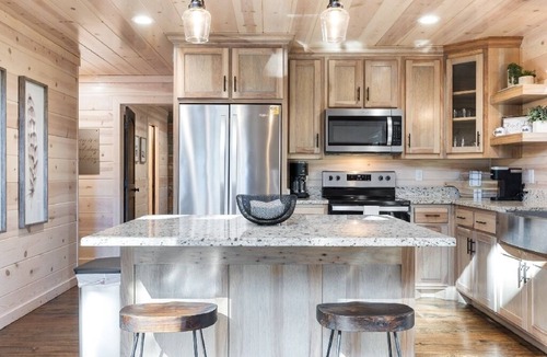 Golden Cabin | Shadow Dancer - Hot Tub, Outdoor Fireplace, Playground & Fire Pit Near Hochatown