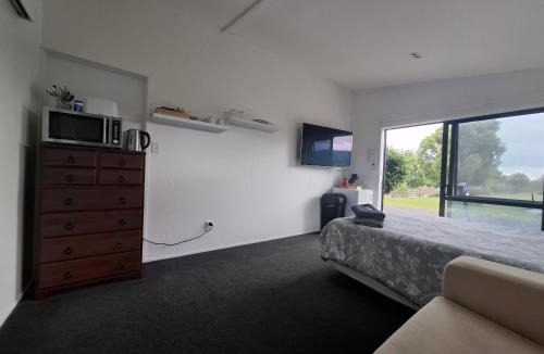 Te Kauwhata House | Shambala