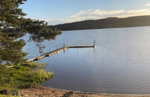 Nora Villa | Sjönära hus