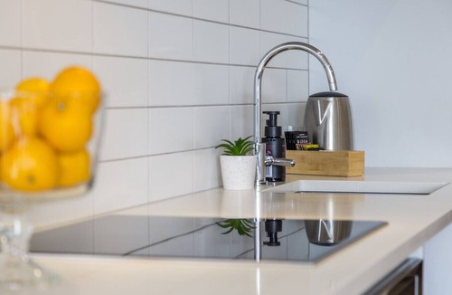 Grey Lynn Apartment | Solara by Homello | Spacious, Peaceful, Steps to Ponsonby Road
