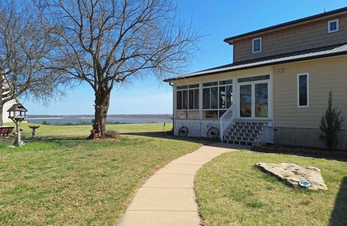 Ponca City House | Spacious 5-bedroom overlooking Kaw Lake