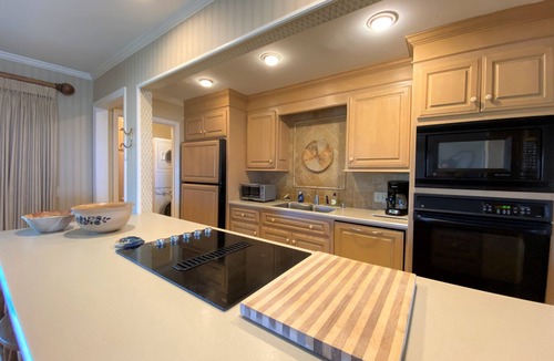 Edisto Island House | Spacious Beachfront Home;Screened Porch; Sunset Views & Dolphin Sightings: CableTV/WiFi