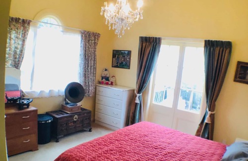 Kaitaia Bed & Breakfast | Spacious Castle Home