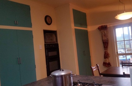 Kaitaia Bed & Breakfast | Spacious Castle Home