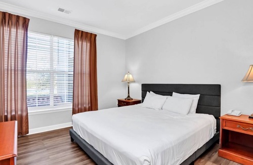 Four Corners Resort | Spacious, Clean, Updated 2 Bedroom 2 Bathroom Close To Parks Golf and Amenities