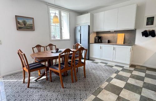 Lilla Beddinge Apartment | Spacious & elegant apartment at Kvarnviks Gård