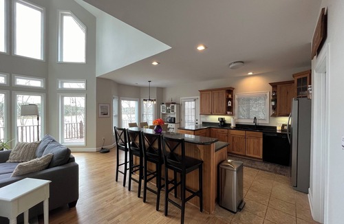 Prosperity House | Spacious Lake Murray Waterfront Retreat