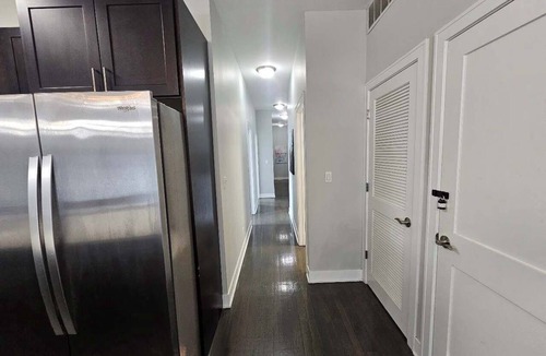 Lower West Side Apartment | Spacious Modern Pilsen Retreat | Sleeps 8 | Near Downtown Chicago