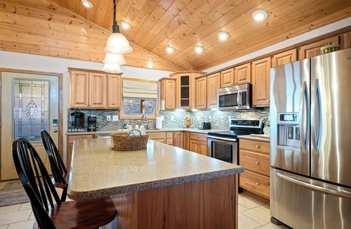 Kodak Cabin | Spacious Mountain View Cabin with 3 Bedrooms