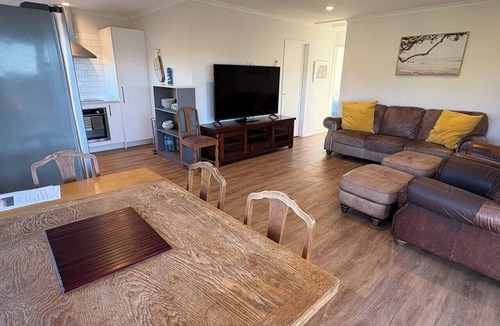 Waimarama House | Spacious Waimārama Beach House with Large Deck