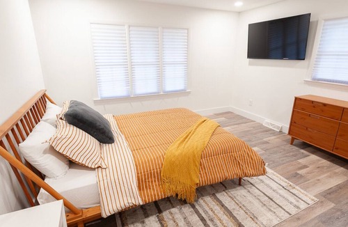 Seneca House | Sparrow's Haven