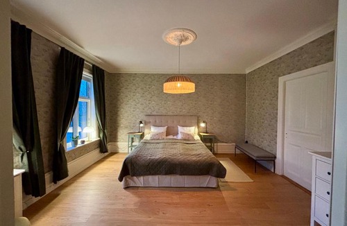 Bukten Apartment | Stad & Hav, Lägenhet i Strömstads Hjärta