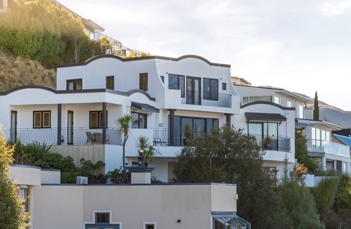 Queenstown House | Star | Panoramic breathtaking views in every room