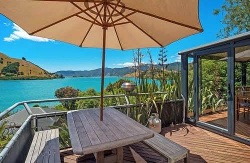 Cable Bay House | Starlight (Te Whānau Mārama) Cable Bay NelsonnSecluded, beach front, sustainable