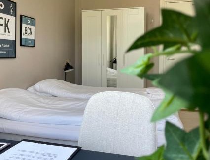 Ed Bed & Breakfast | Stationshuset bed and breakfast i Ed