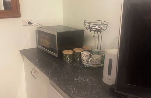 Mangonui Apartment | Studio in amongst olive trees and Macadamia trees Wake up to birds singing