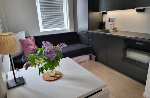 Edsberg Apartment | Studio Sleeps 2 Sollentuna centre