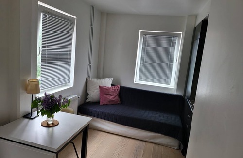 Edsberg Apartment | Studio Sleeps 2 Sollentuna centre