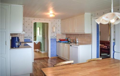 Rorvik House | Stunning Home In Rörvik With Kitchen