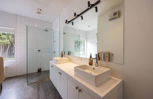 Albert Town House | Stunning Mount Iron views in a private and secluded area