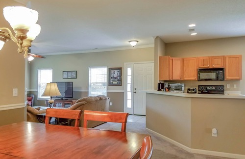 Red Hill Condo | Summer Vacation Prime Location Premier Accommodations !🏌️‍♂️🏖 Book Now !