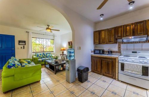 Bejuco House | Sunset Villa, comfortable house steps from the beach