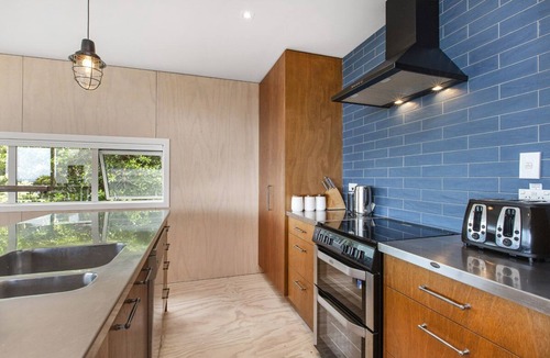 Raglan Cottage | Surf Fortress - Raglan