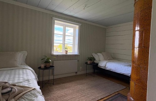 Ullared Bed & Breakfast | Tant Märtas rum & skafferi