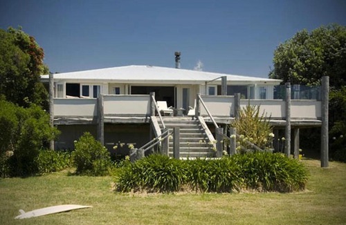 Waimarama House | The Bach - beachfront
