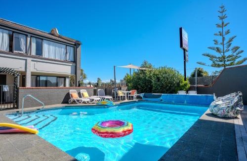 Tahunanui Hotel | The Beachcomber Hotel