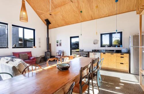 Karitane House | The Black Barn - Karitane Beach