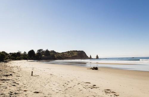 Karitane House | The Black Barn - Karitane Beach