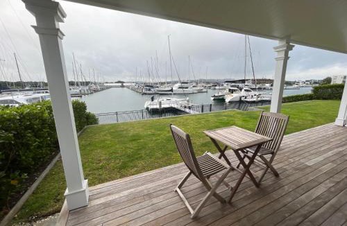 One Tree Point Apartment | The Boathouse