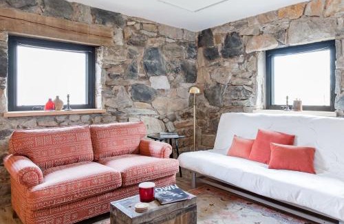 Lynn Apartment | The Forest Door - Studio Suite in Stone Cottage