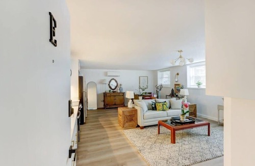 Historic District - North Apartment | The Murph @ Chippewa Square | Modern Decor
