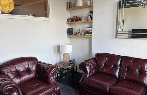 Oamaru Apartment | The Opera View Suite