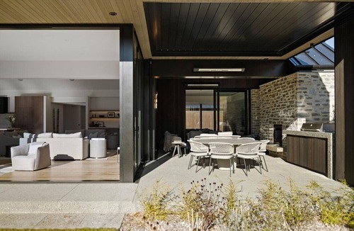 Dalefield House | The Paddock - Hosted by NZSIR Luxury Rental Homes