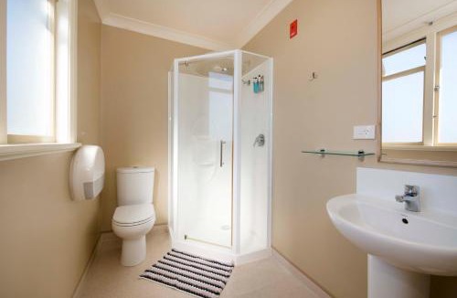 Nelson City Centre Hostel | The Prince Albert Backpackers & Bar