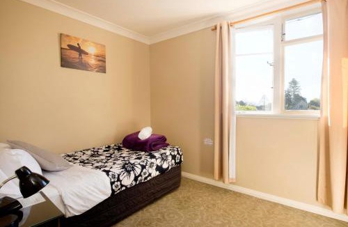 Nelson City Centre Hostel | The Prince Albert Backpackers & Bar
