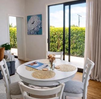 Snells Beach House | The Tiny Abode