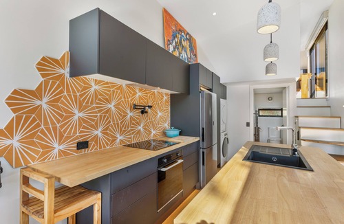Albert Town House | Tiny House - Big Luxury