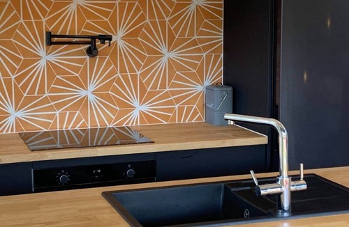 Albert Town House | Tiny House - Big Luxury