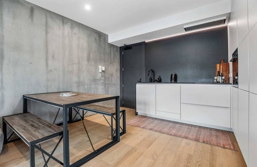 Point Chevalier Apartment | Tranquil 2 Bd Apt with AC, WIFI, & 10 min from CBD