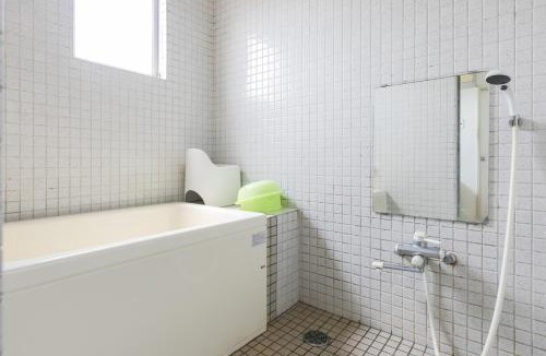 Uji Hostel | Travellersdou Kirinya