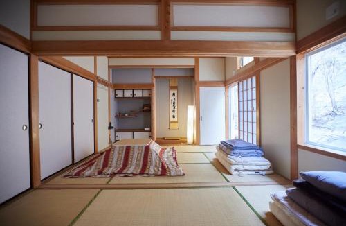 Tsushima Bed & Breakfast | Tsushima White House