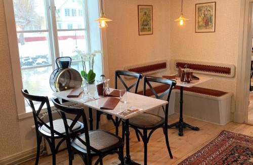 Trosa Hotel | Två Små Svin BnB