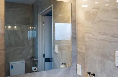 Blenheim Hotel | Two Tree Motel & Lodge